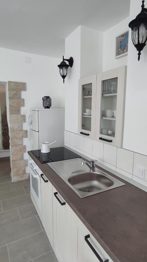 Apartment Loparina Nerezine Exterior photo