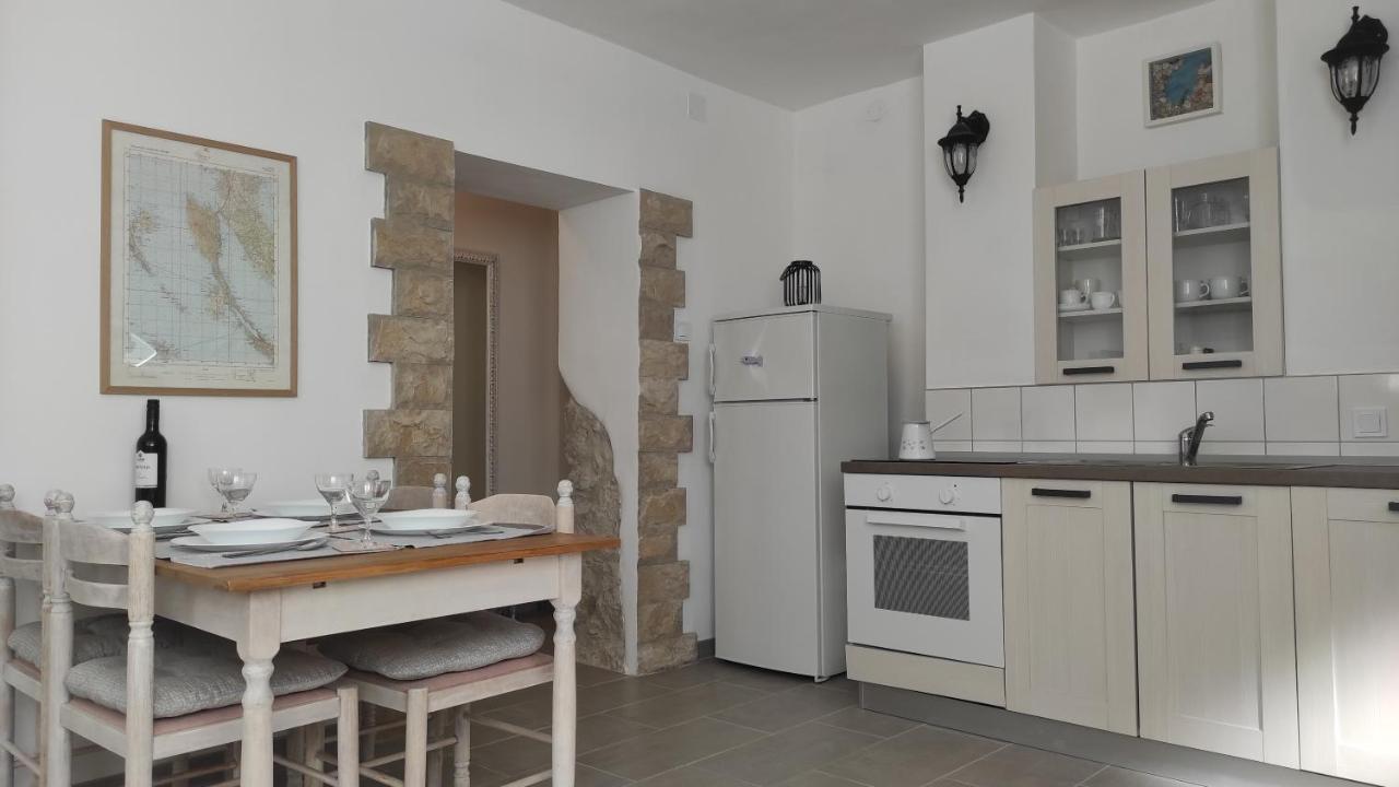 Apartment Loparina Nerezine Exterior photo